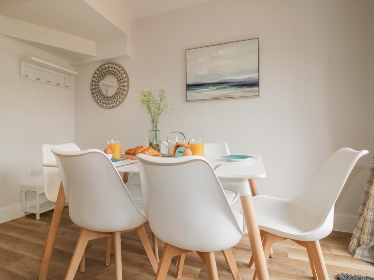 Holiday home Periwinkle *